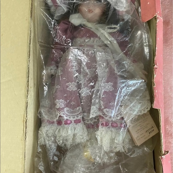 vintage 1980’s Bradley’s Doll Taylor - Picture 5 of 9